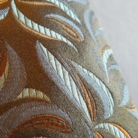 XMI Platinum Silk Tie - Picture 7 of 7